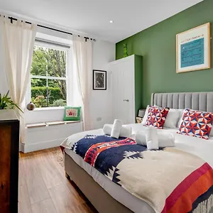  Apartment Cozy With Character Mclaren Westend Free Secure Parking